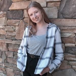 Meet your Posher, Elaina